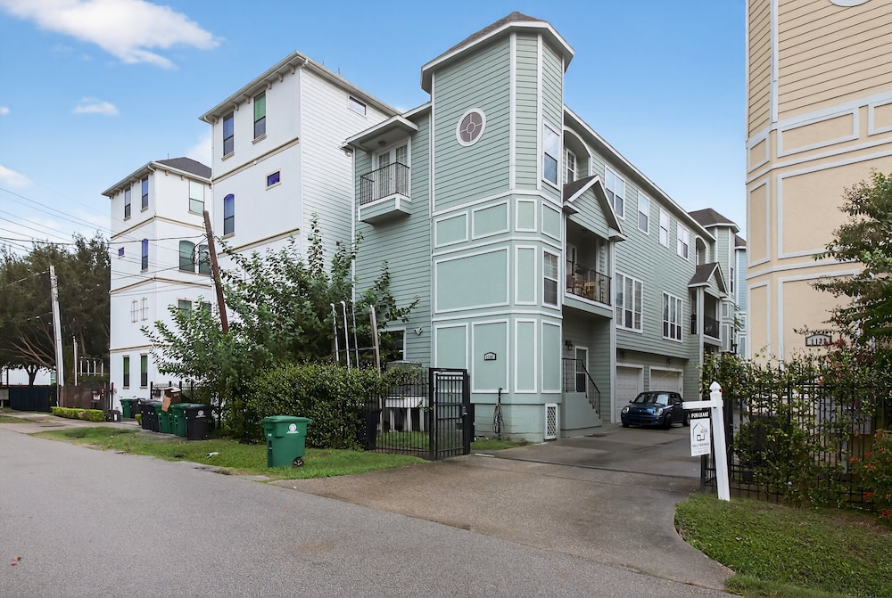 Stylish Houston Heights House 3 Bedroom Townhouse