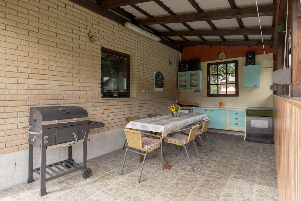 Pool House Mr ek Family Friendly view 5
