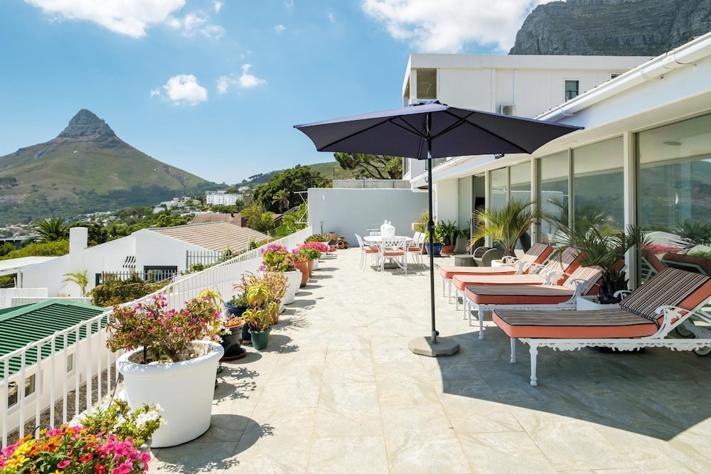 3bed With Indoor Pool and Sea Views The Sanctuary