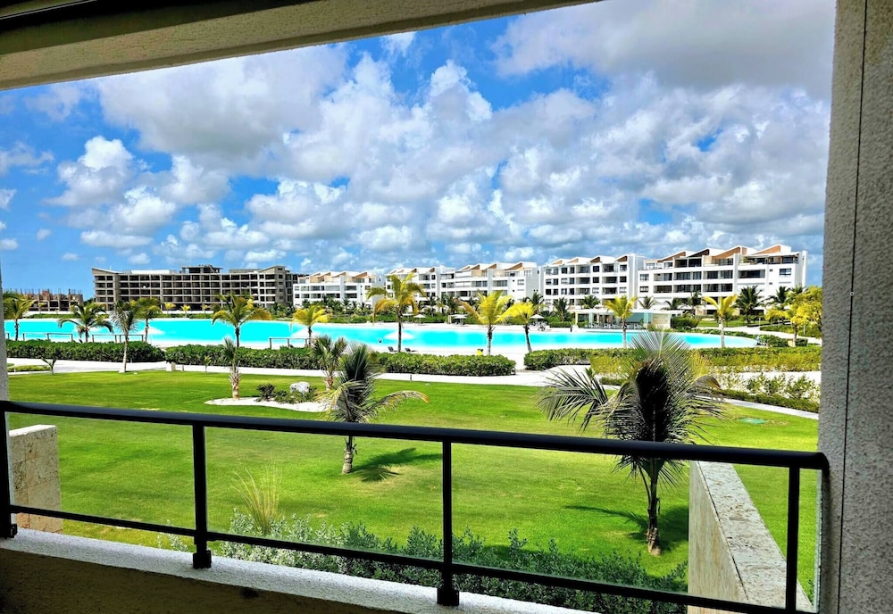 Oasis Turquesa Punta Cana Crystal Lagoon