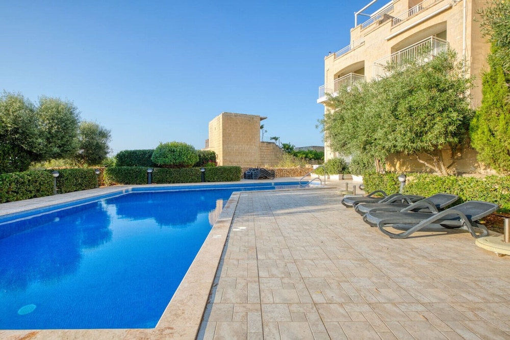 The Dreamy Terrace Pool BBQ in Xag ra Gozo