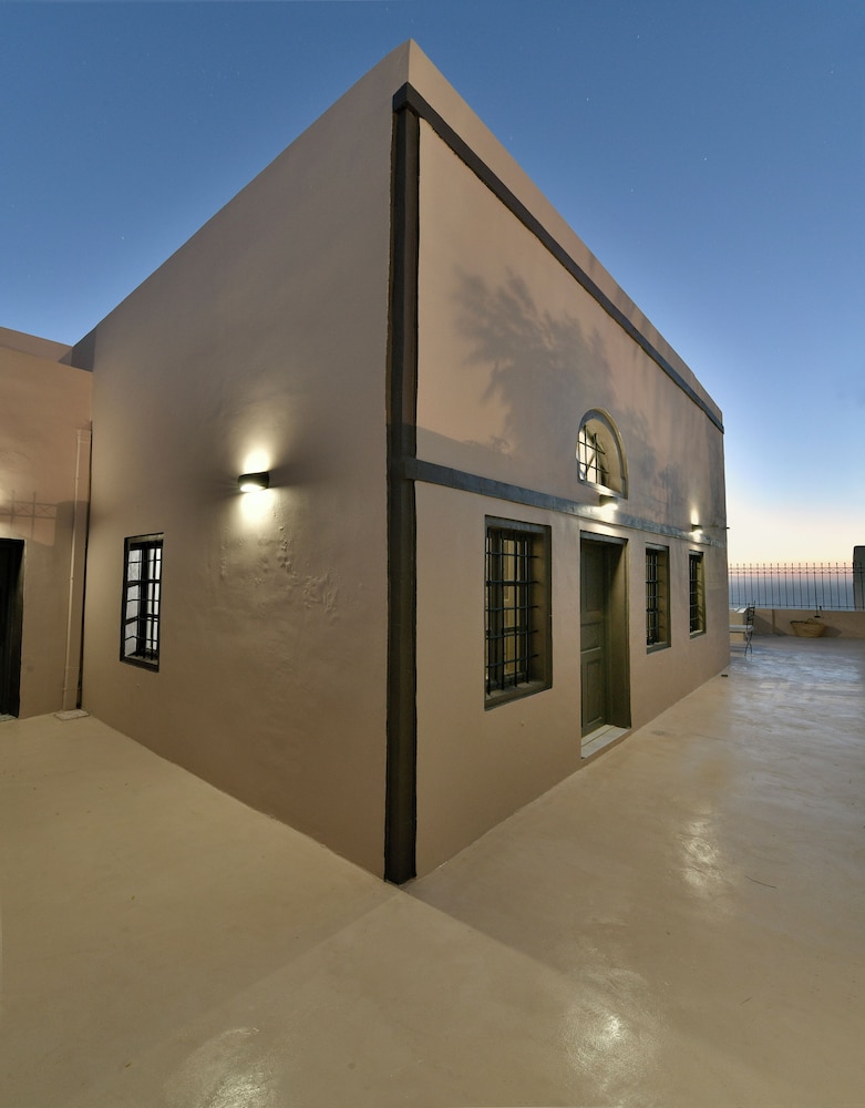 OIA Unique Homes by K&K