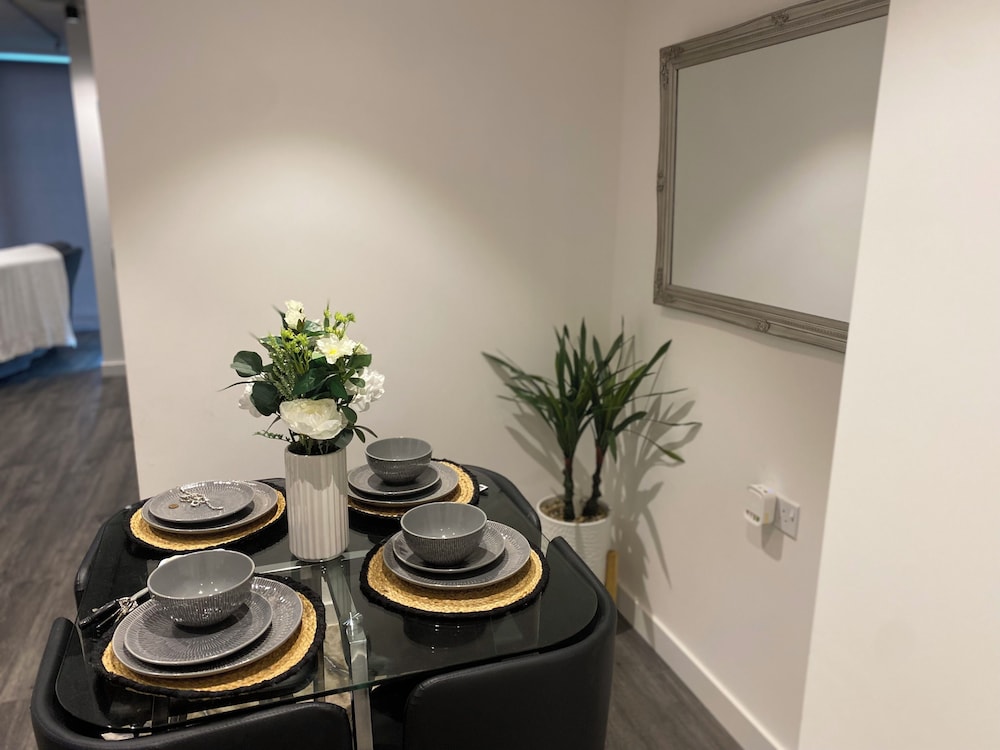 Charming 3-bed Apartment in London