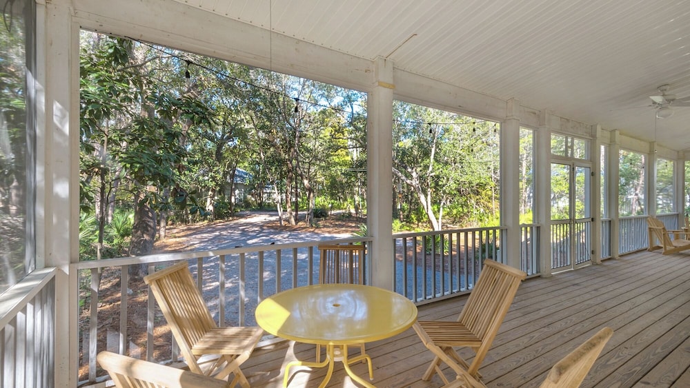 5 Minutes to Beach - Next Door to Seaside - Fully Remodeled Home view 5