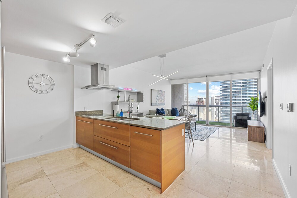 Penthouse ICON W Hotel WaterViews Balcony Brickell