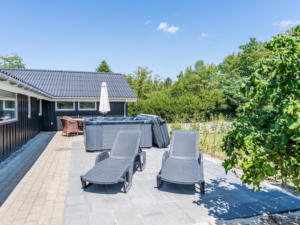 6 Person Holiday Home in Blavand view 3