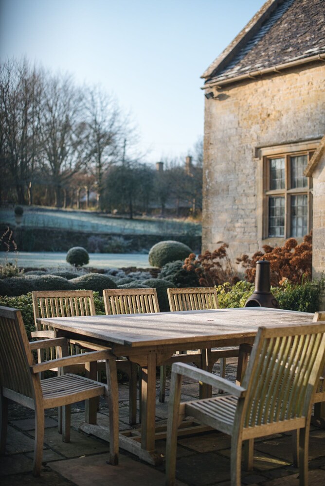 outdoor bbq area
