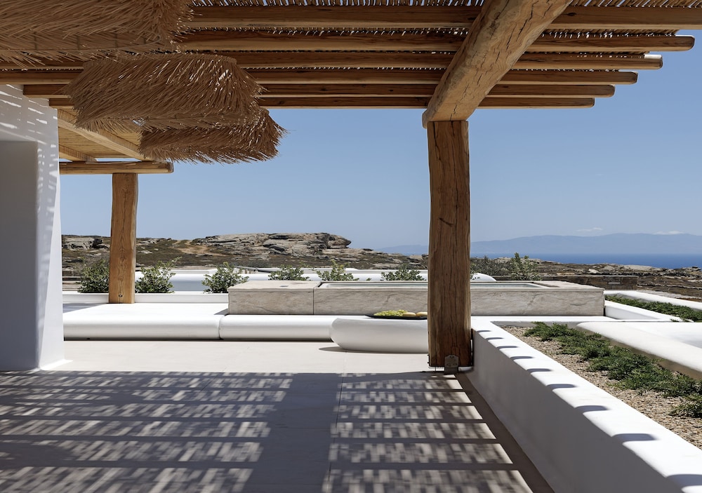 WhiteArt Suites
