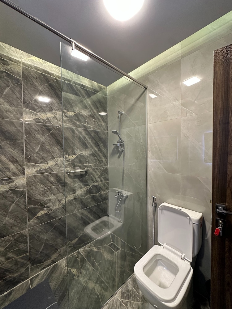 Charming Amman Apartment With Electric Heating & Free Park
