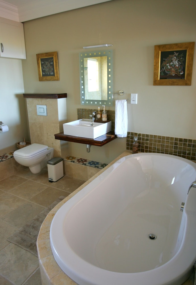 Dolphin Inn Guest House