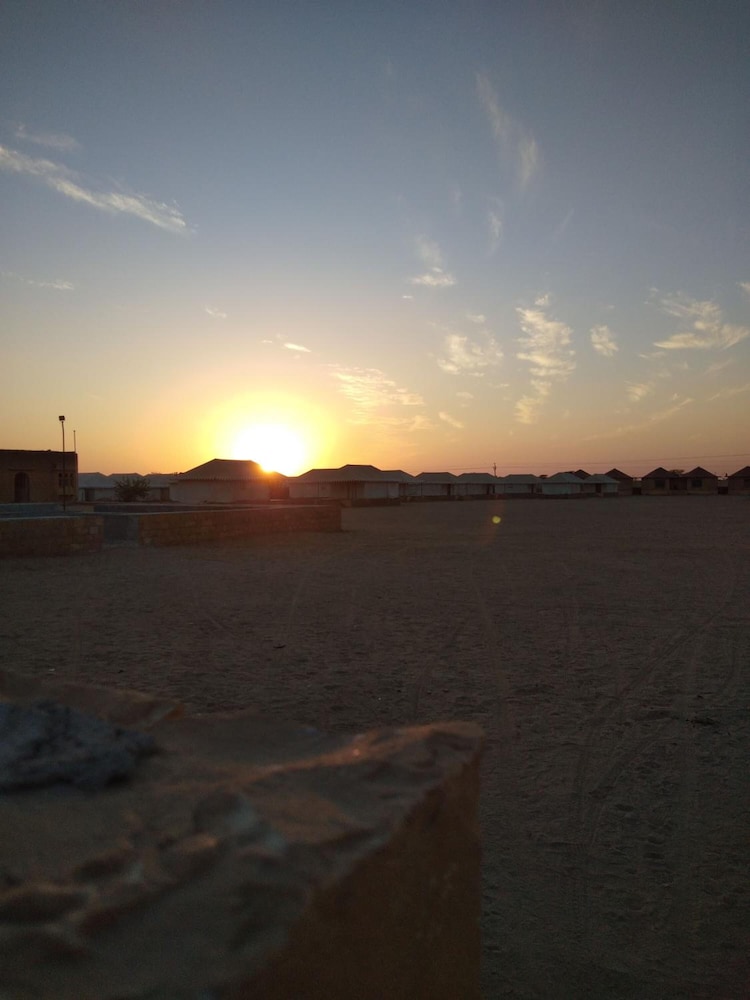 Sunrise Desert Resort