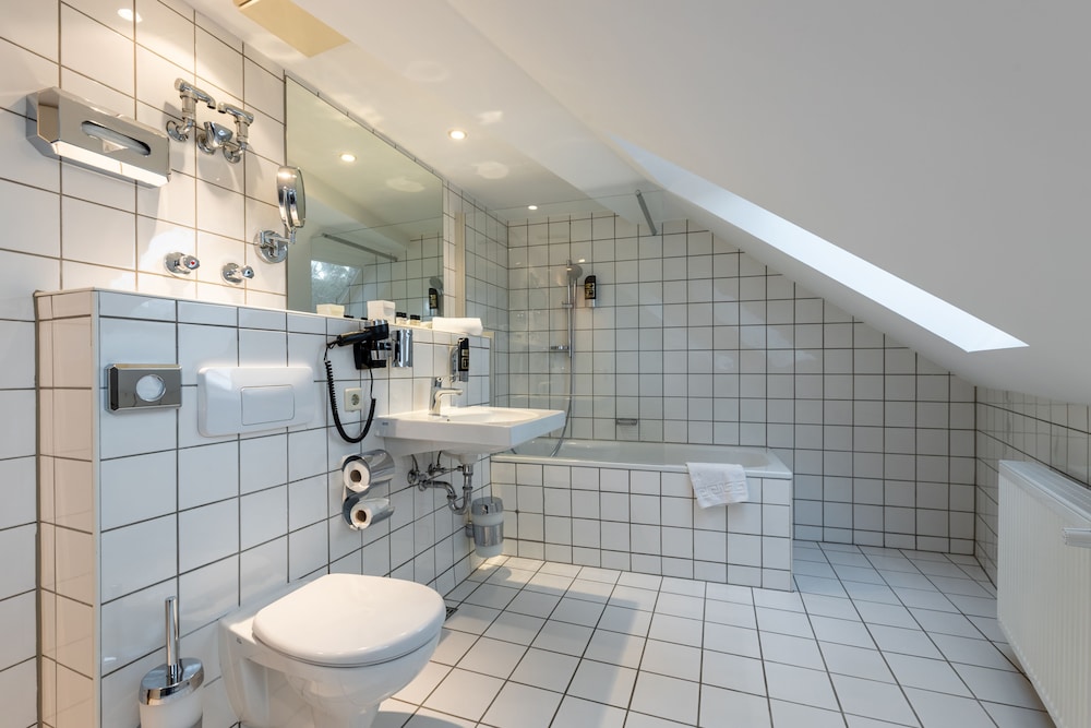 Frankfurt Vacations - Trip Inn Messe Westend - Property Image 2
