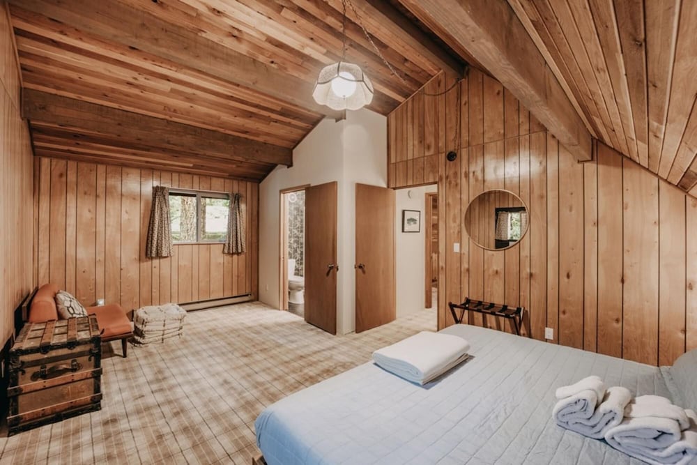 Mt Baker Lodging Cabin 27 - Sleeps 8 view 5