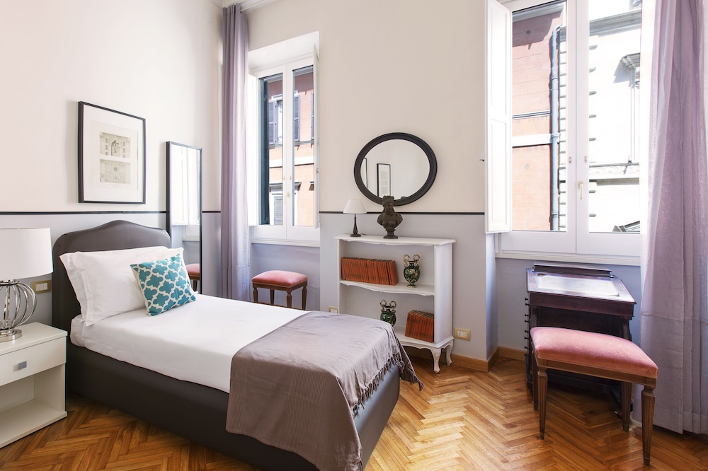 Rome Accommodation - Villa Medici