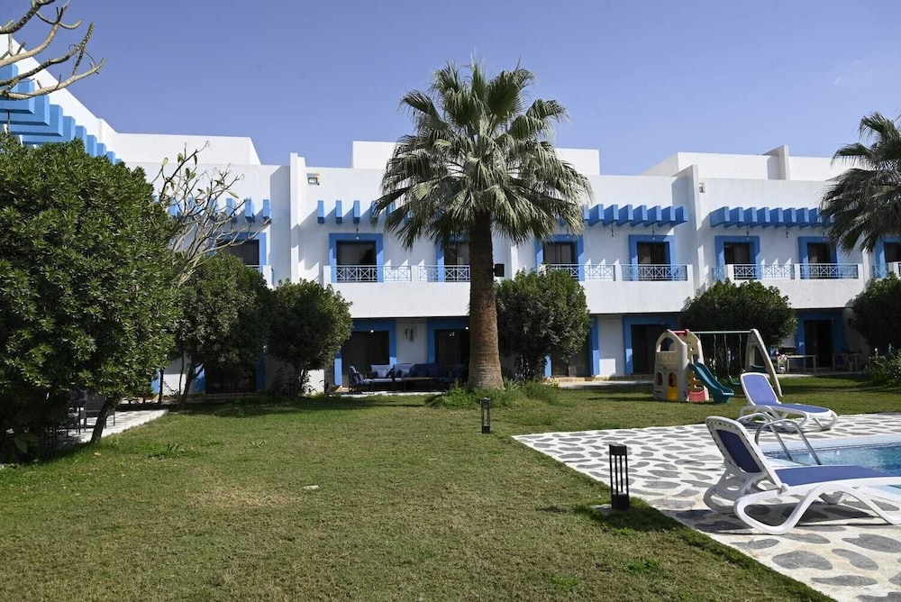 Golden Square Resort