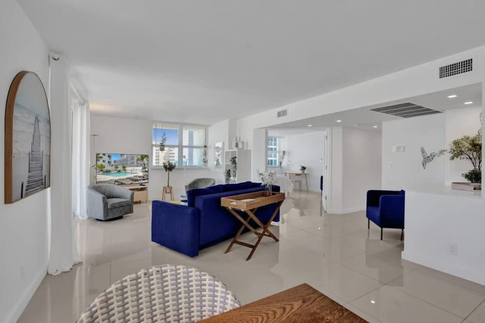 Boutique Luxury 2Br 2Ba Beach Intercostal View