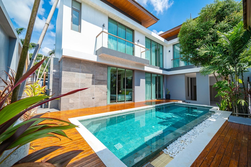 Teak 5 Bedroom Private Pool Villa Bangtao Beach