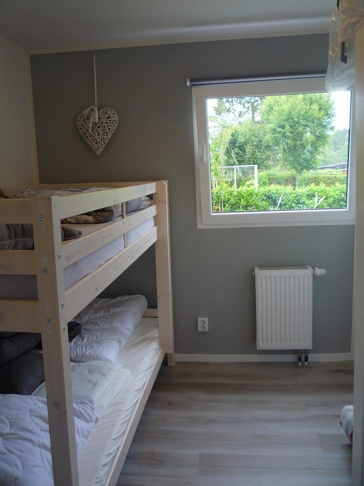 Cosy Holiday Home Near Beach