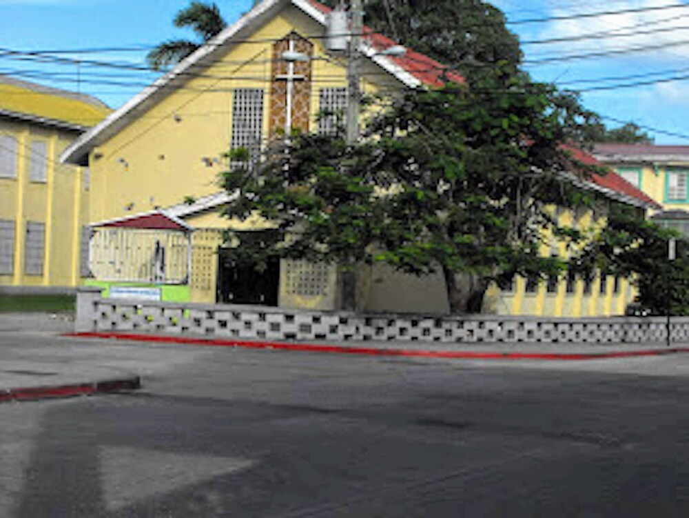 MaFlo Arms Apartments