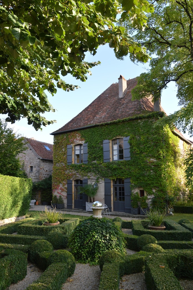 Maison D'hôtes "les Tillets" view 4