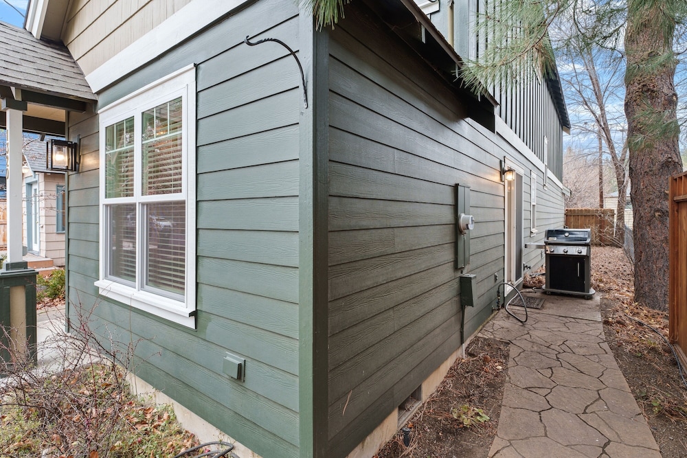 Meet Me On Milwaukee 30 Day Minimum 2 Bedroom Home