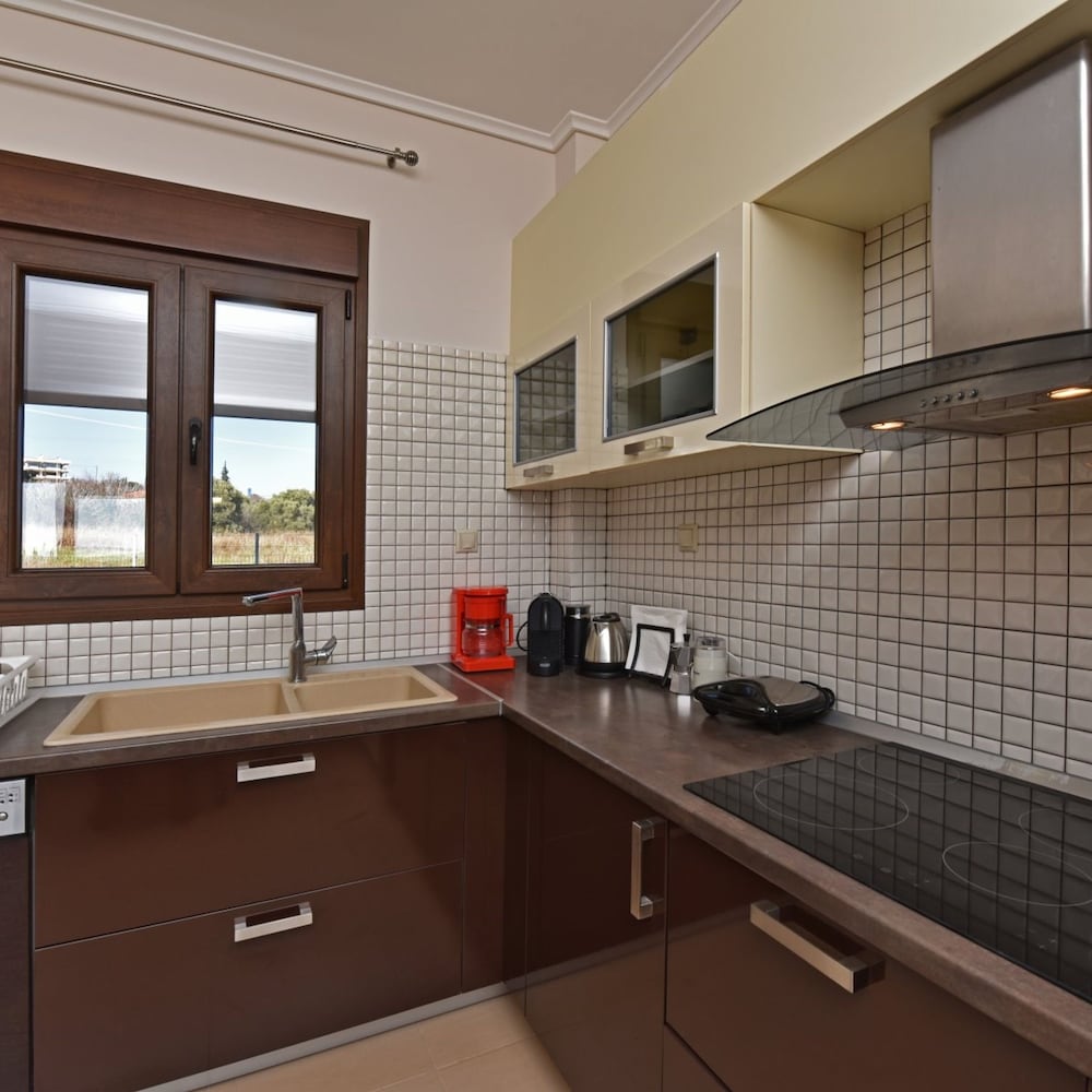 Katerina Seaview Maisonette by Travelpro Sevices photo 4