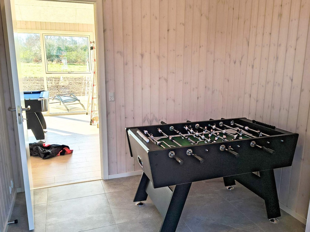 5 Star Holiday Home in Humble