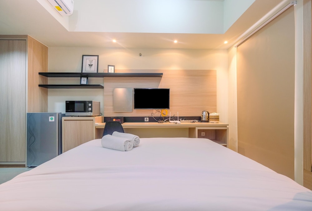 New Furnished with Cozy Stay @ Studio Mustika Golf Residence Apartment view 2