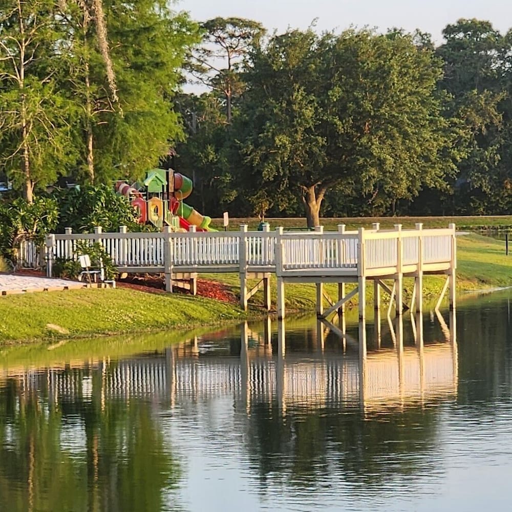 LKB4705AW 4 Bedroom villa in Lake Berkley 4 Home