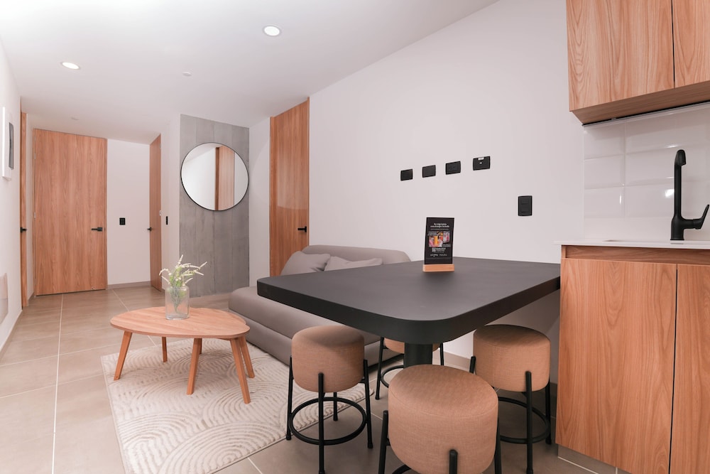 Metropolitan Living by HOUSY