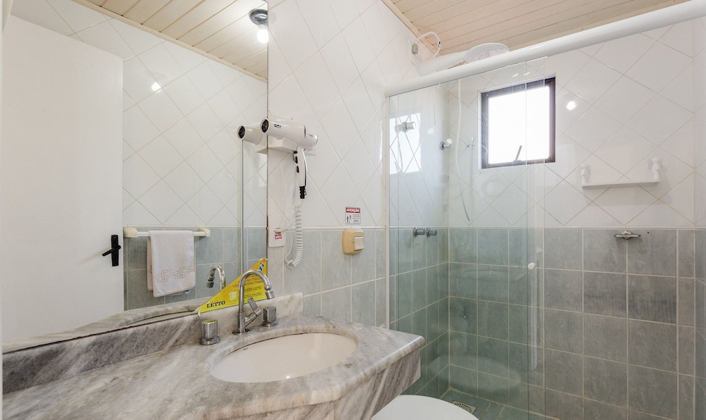 JOFs Apartamentos c Piscina e Vista Mar