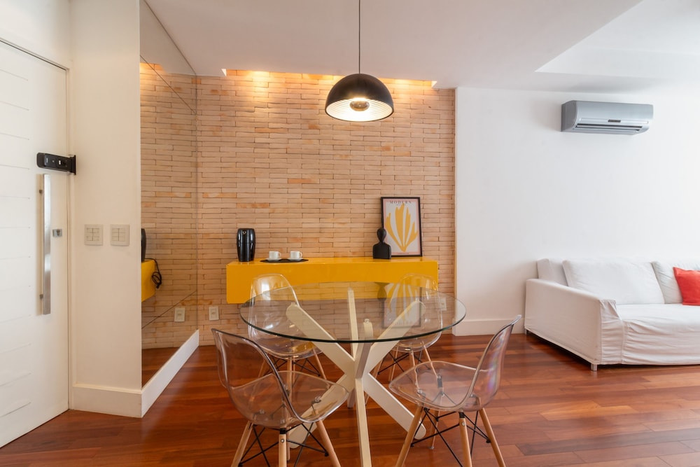 Modern Design Between Ipanema and Copacabana Bc405