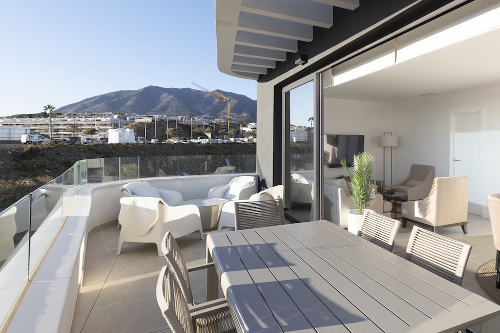 Horizon Top Floor Apartment Higueron