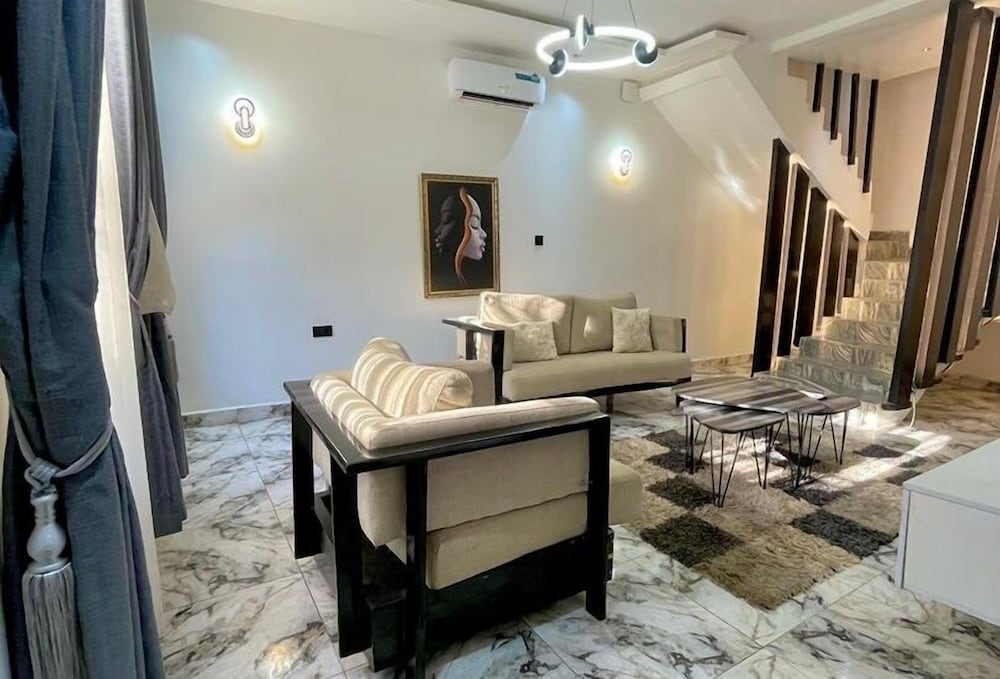 Deroche Apartment