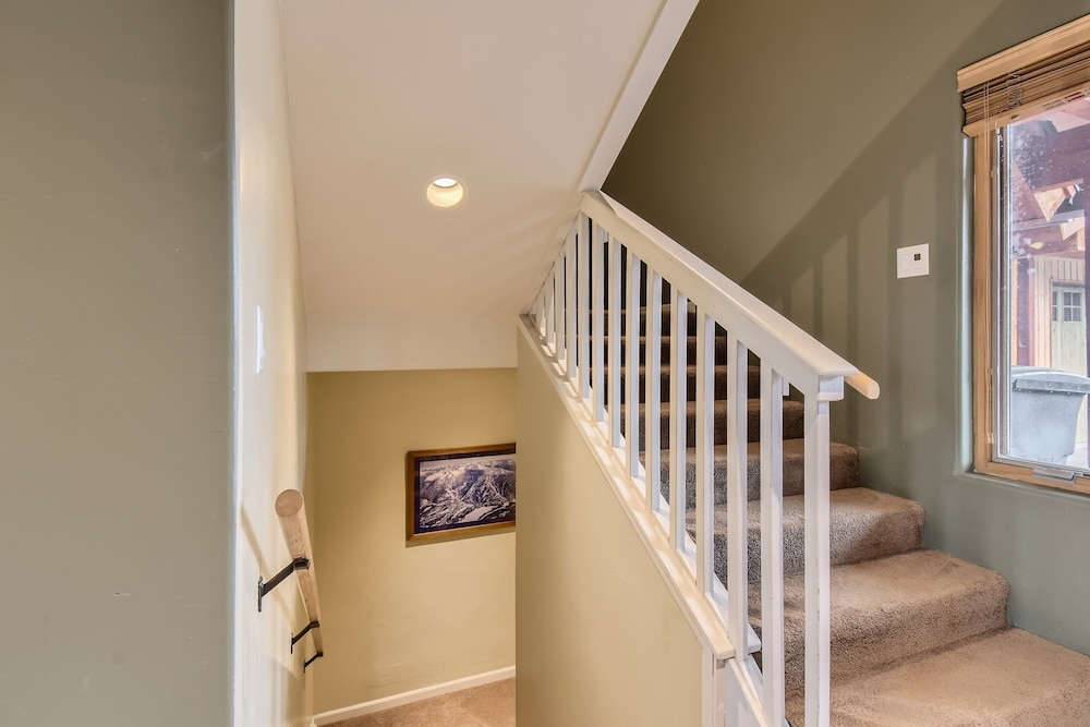 Summit County Vacations - 42 Burgundy 4br 3.5ba 4 Bedroom Townhouse by RedAwning - Property Image 15