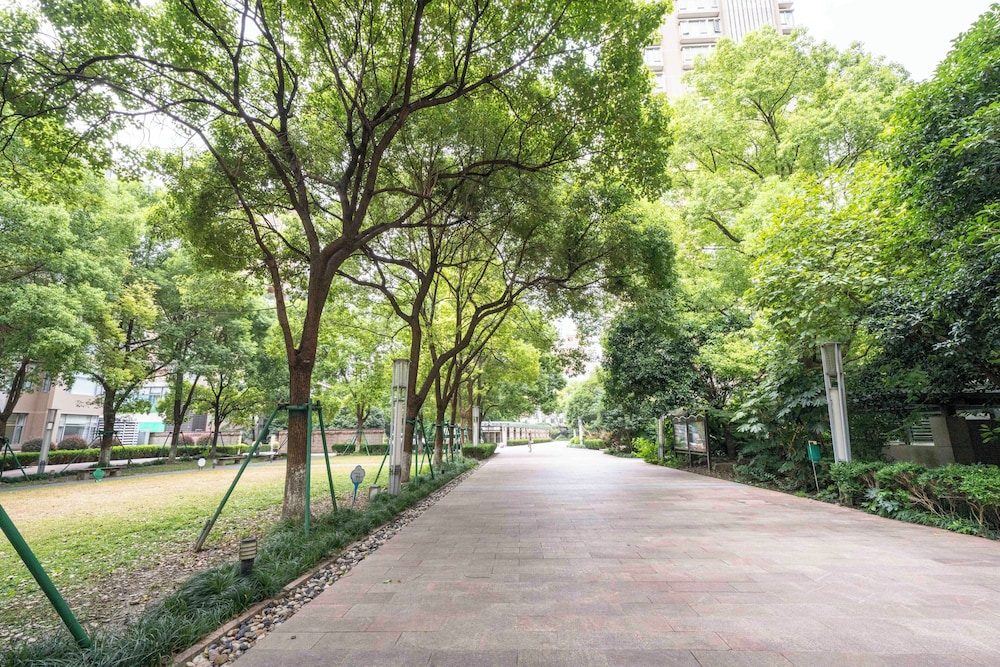 Tyms Modern1BR 1BA Apt Near Metro 1 9 11