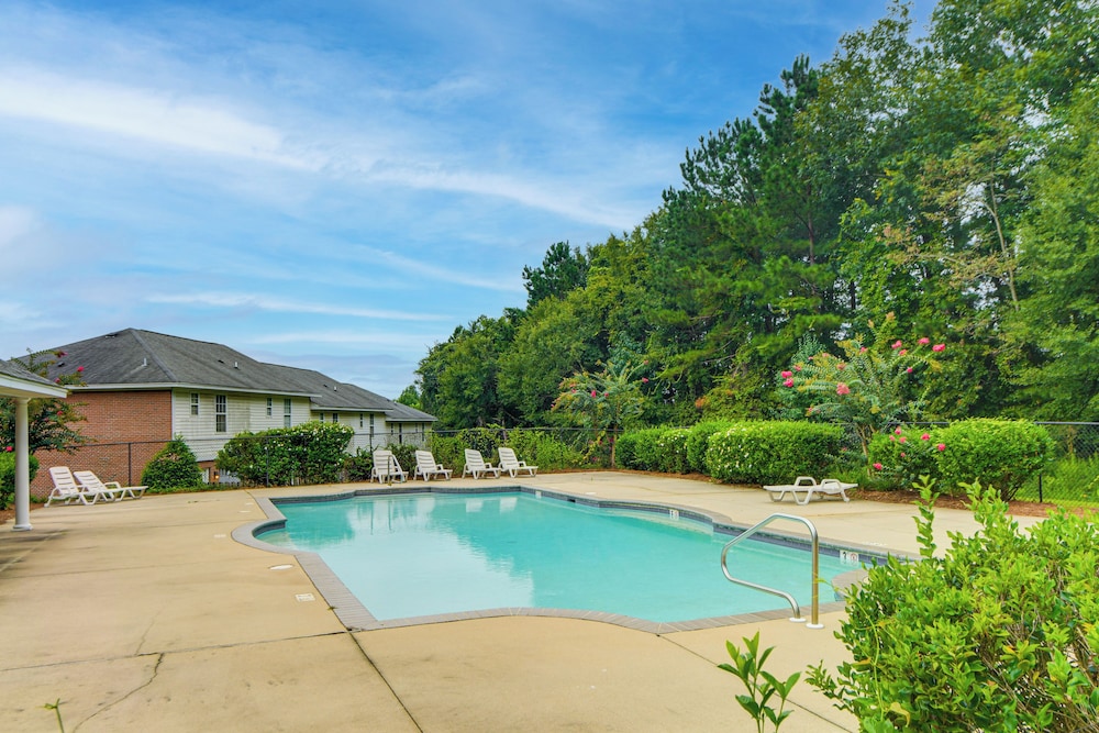 2 Mi to Tiger Territory! Condo w/ Community Pool