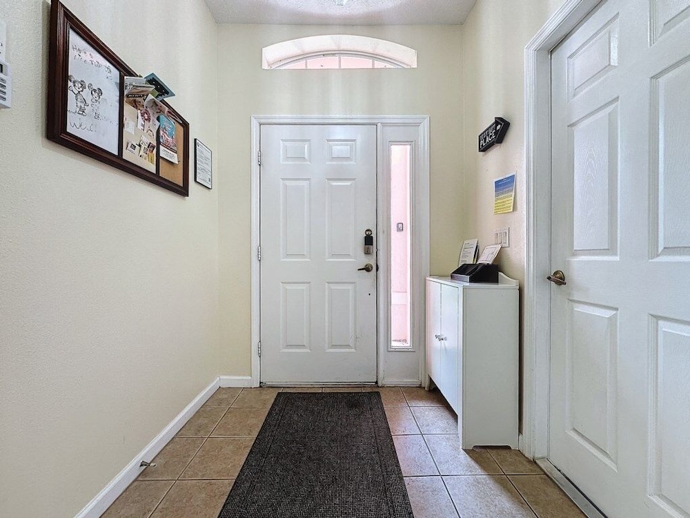 Walk To Silver Spurs Rodeo And Heritage Park 4 Bedroom Home