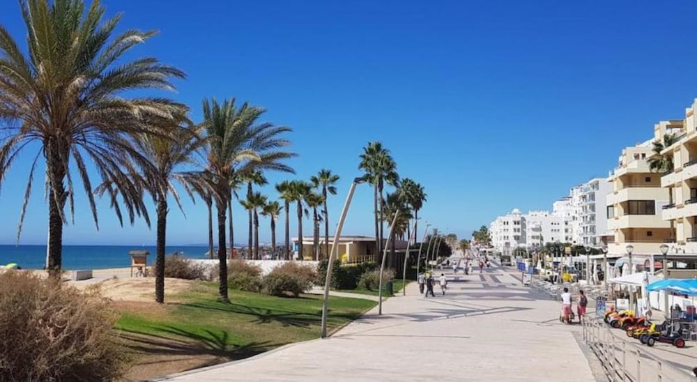 Nice Flat in Quarteira Beach