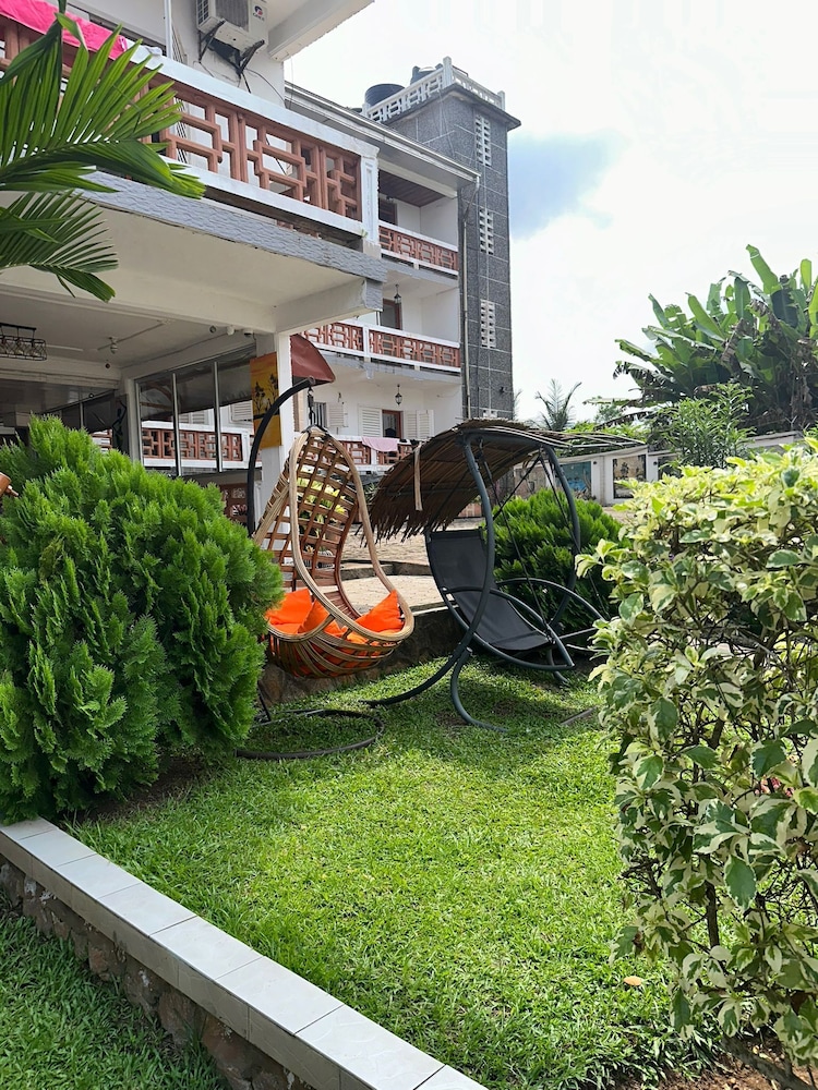 Photo 10
