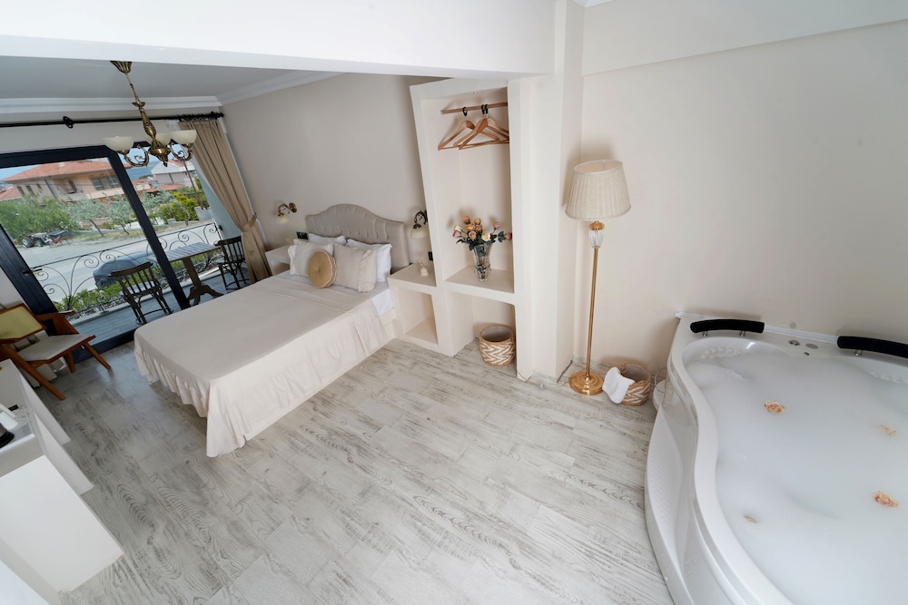 Cunda House Küçük Otel - Image 48