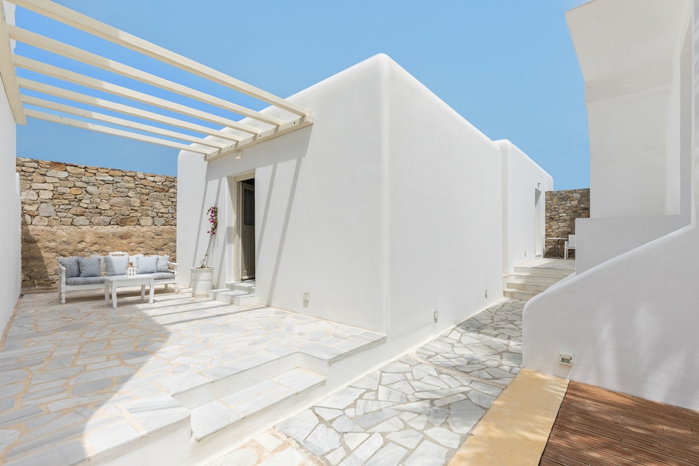 Hotel Corfos Hotel - Image 1