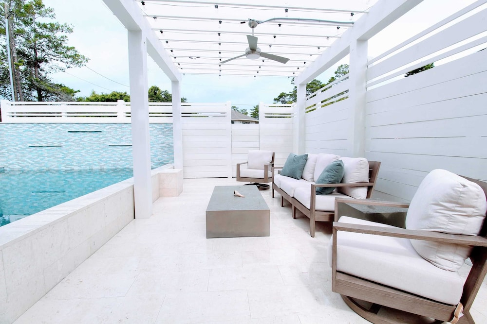 The Flying Pig by Avantstay Private Pool + EV Charger Blue Mountain Luxury