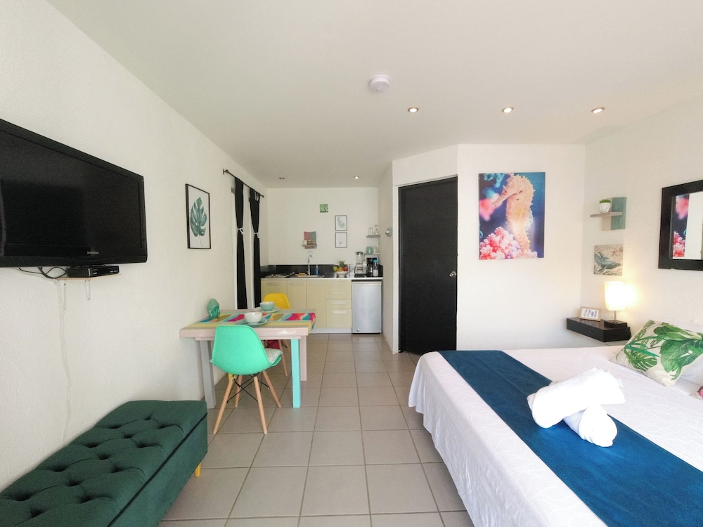 Ocean Lovers Taganga Dive Center& Hostel
