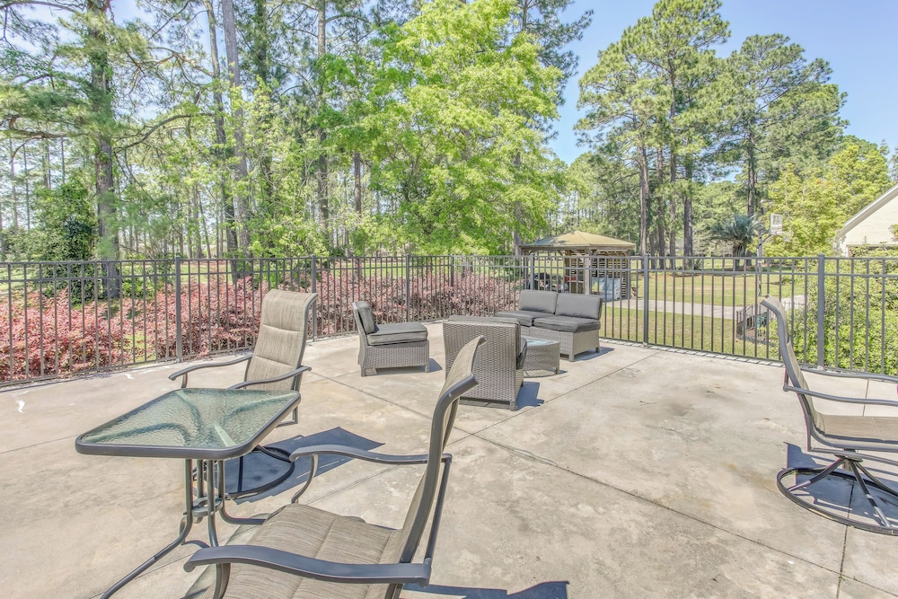 Dine, Shop & Splash: Family Home in Myrtle Beach