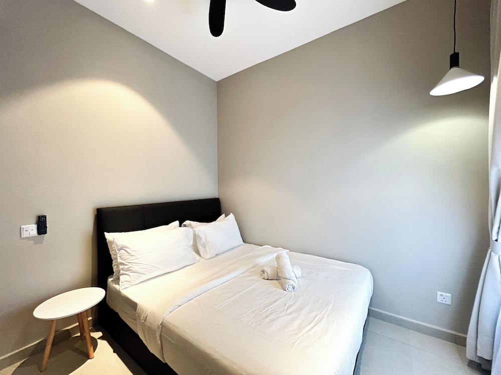 The Paxtonz by Manhattan Group