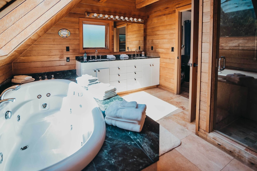 'big House Lodge' - Cle Elum Retreat on 8 Acres! - Property Image 53