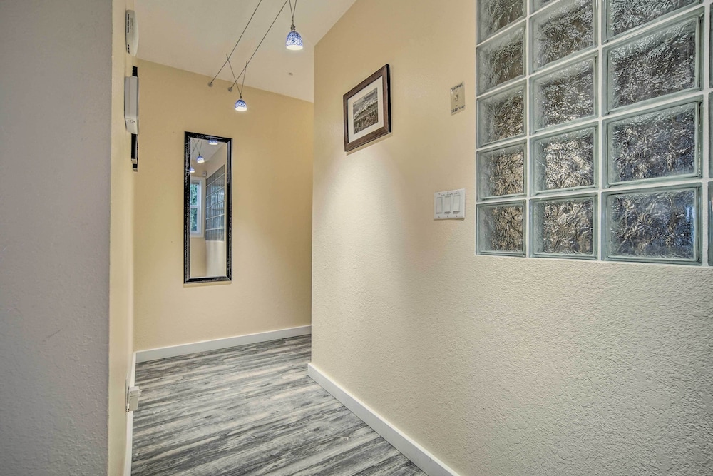 Walk to Downtown & Coast Trail: Condo in Anchorage view 5