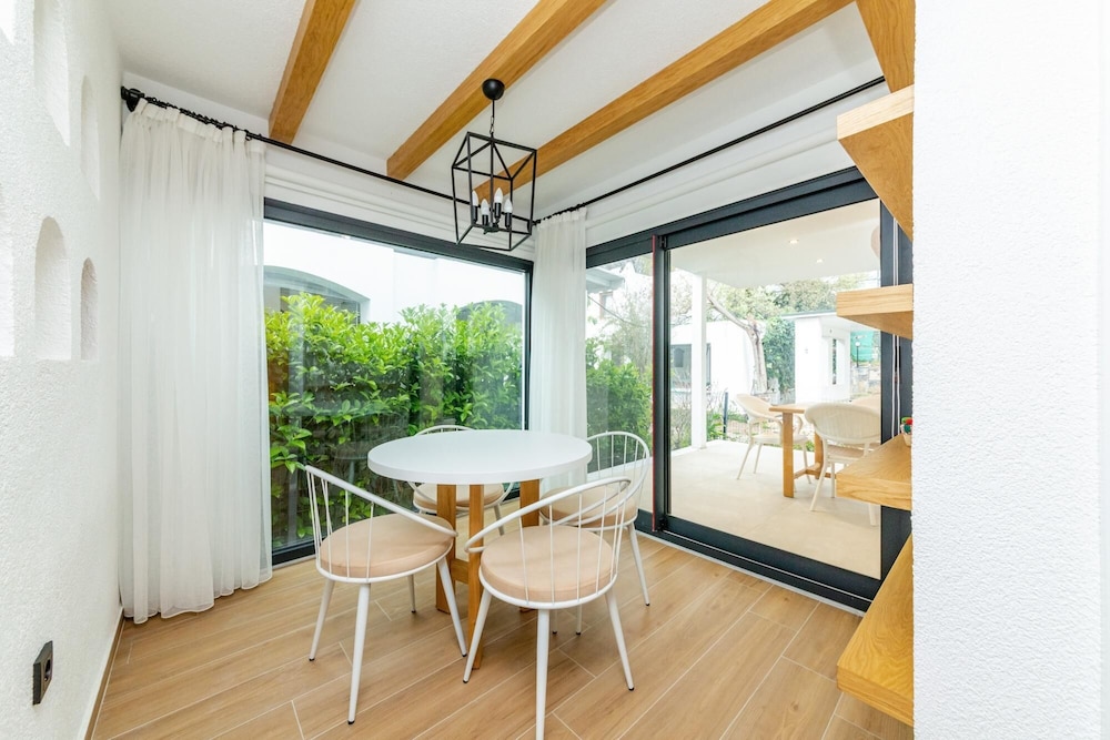 Gorgeous Separate Villa in a Complex in Bodrum view 5