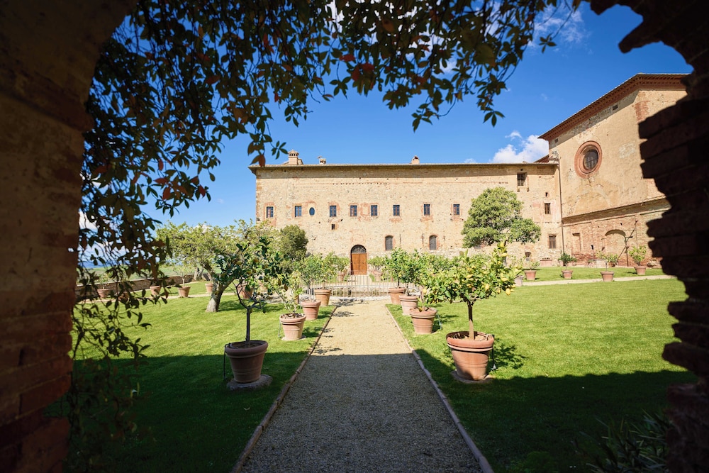 Sant'Anna in Camprena Agriturismo